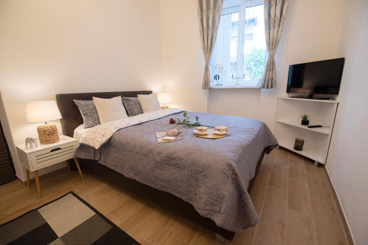 Central Bright Apartment Cluj-Napoca Extérieur photo